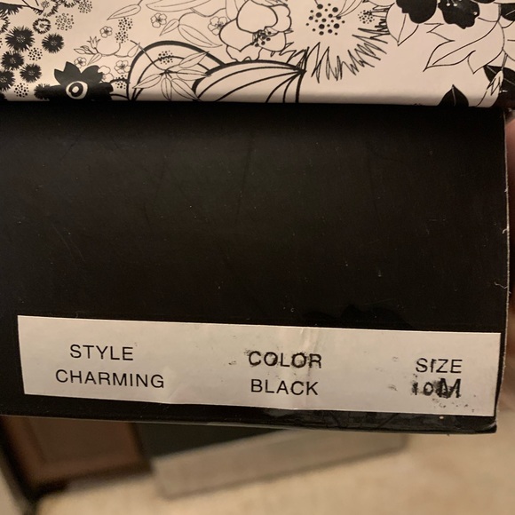 Shoes, black suede low boots - Picture 5 of 6